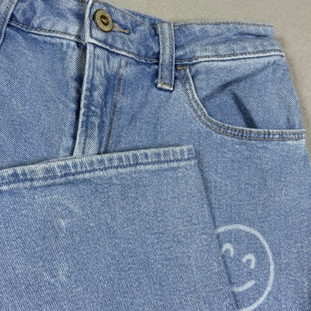 Hollister Ultra High-Rise Dad Jeans Light Wash Smiley Face Print Blue Denim 2R